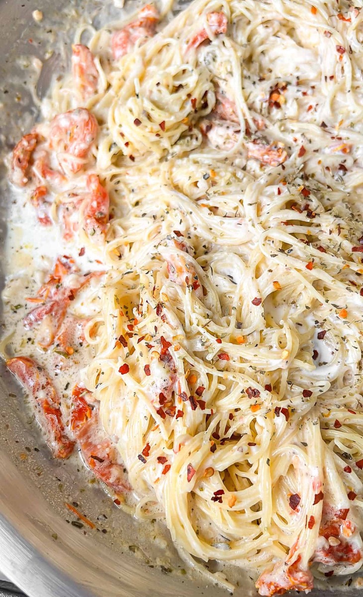 One Pan Chicken & Sundried Tomato Pasta