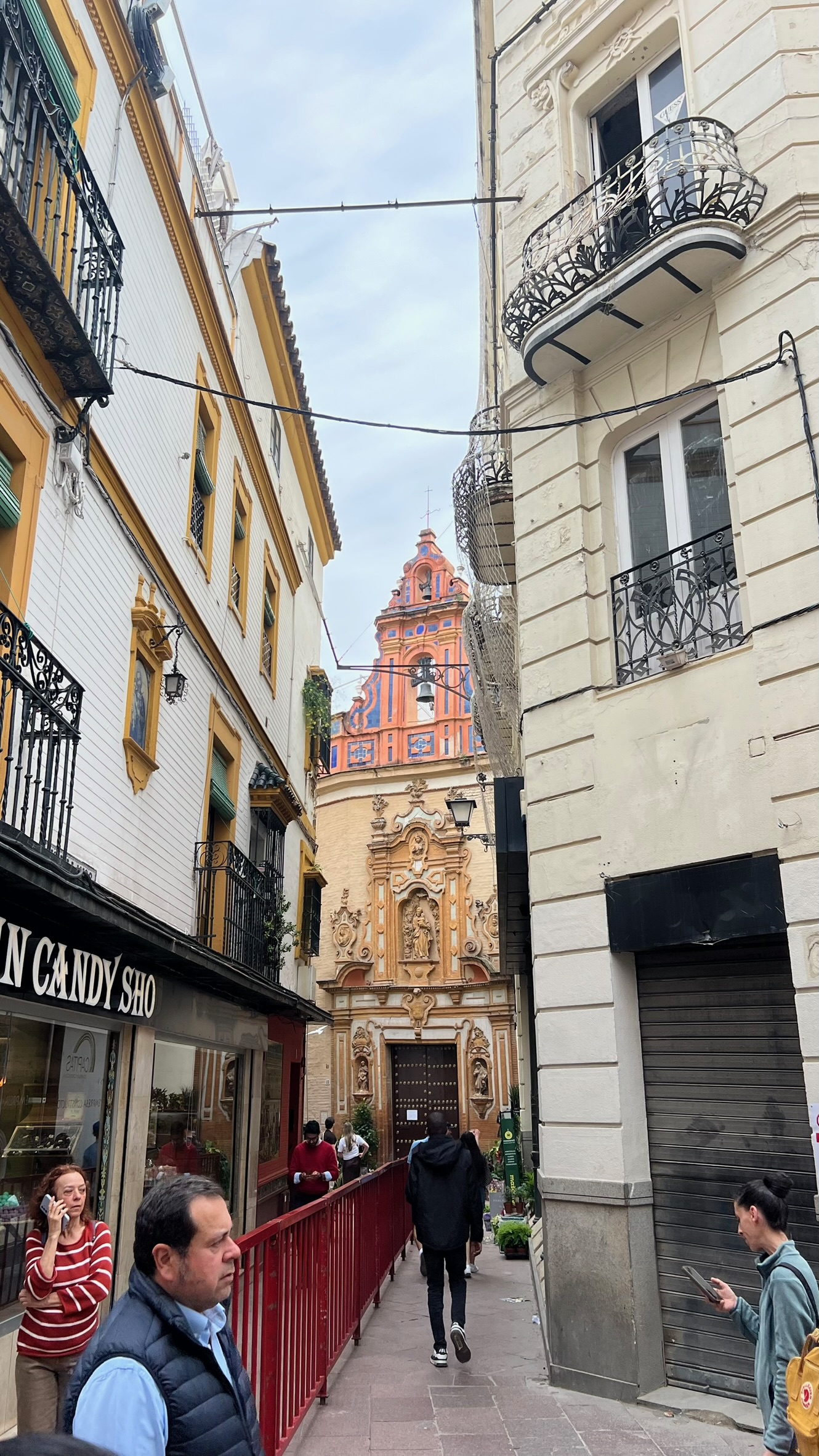 Every few blocks in Sevilla, you run into a beautiful old church!